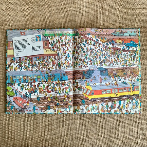 WHERE’S WALDO Oversized Hardback Search and Find Fun Book - Picture 4 of 11